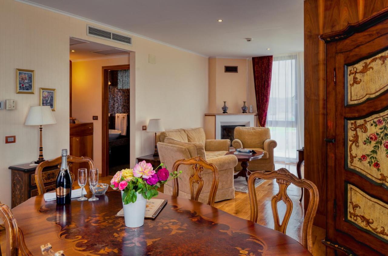Hotel Soli Invicto Elenovo  Buitenkant foto